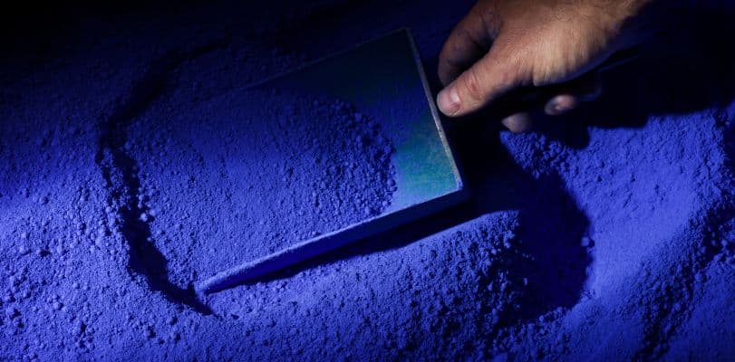 カランダッシュ＋クライン・ブルー： 深淵なるブルーの世界へ